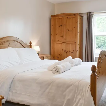 Holiday home Hollybank *